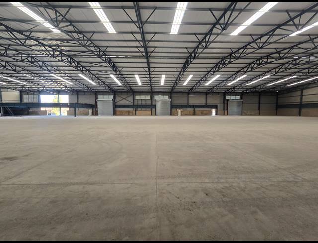 7,000M² WAREHOUSE TO LET IN ANDERBOLT